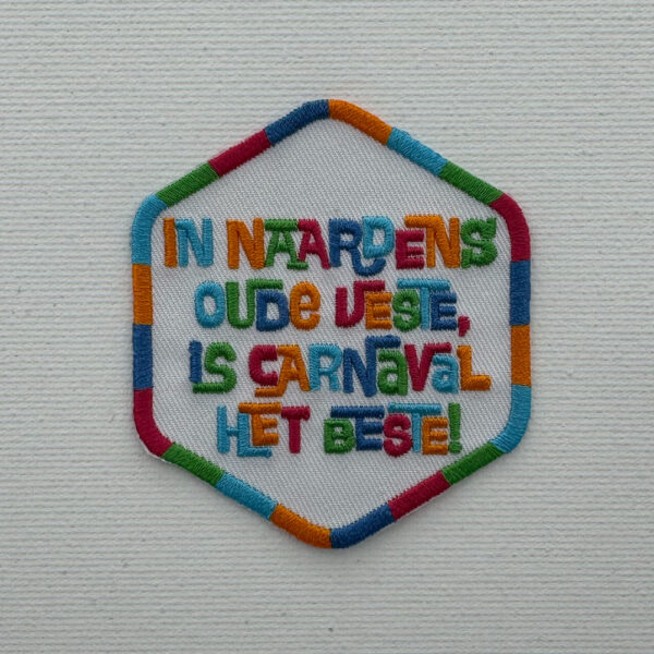 In Naardens Oude Veste strijkembleem 1